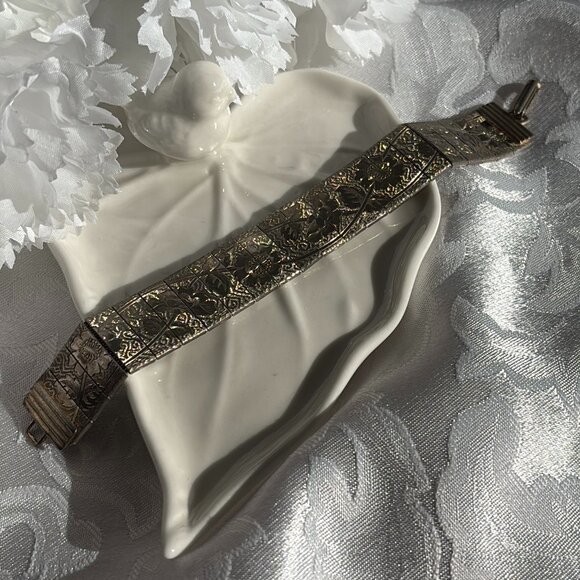 VINTAGE FLORAL ETCHED MESH BRACELET - Picture 1 of 7